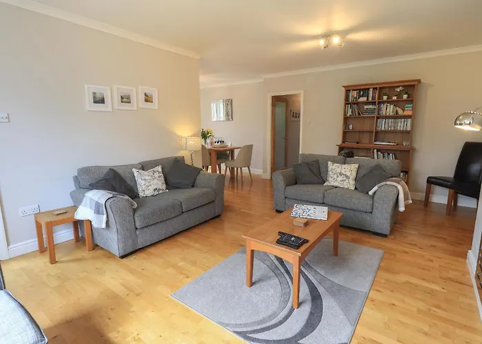 Holiday home Silver Birches *